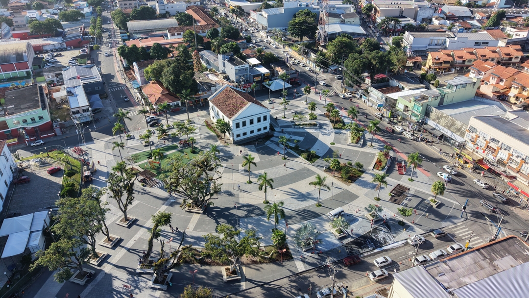 \Esquina do Malandro, Beth Carvalho, Claudinho Guimarães, samba em Maricá, Maricá 212 anos, Cine Henfil, cultura Maricá, roda de samba, Praça Orlando de Barros Pimentel