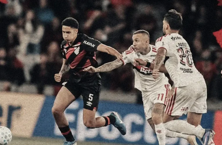 Flamengo empata com Athletico-PR e segue atrás do Palmeiras no Brasileirão