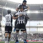 Botafogo, Corinthians, Arthur Cabral, Brasileirão, futebol brasileiro, Nilton Santos, Rodrigo Garro, Yuri Alberto, Bahia, Grêmio