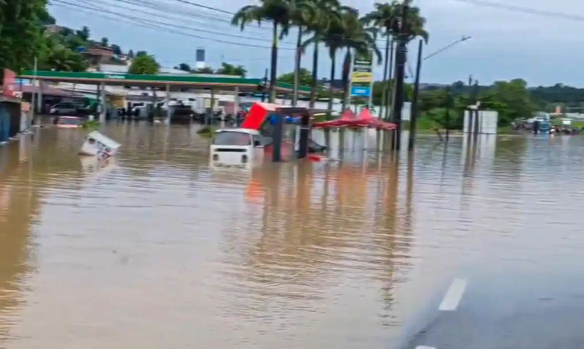 Pernambuco, Paraíba, chuvas, Defesa Civil, Lula, alagamentos, temporais, emergência, Nordeste