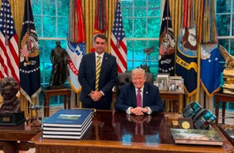 Flávio Bolsonaro se reúne com Trump e fala em PCC como grupo terrorista