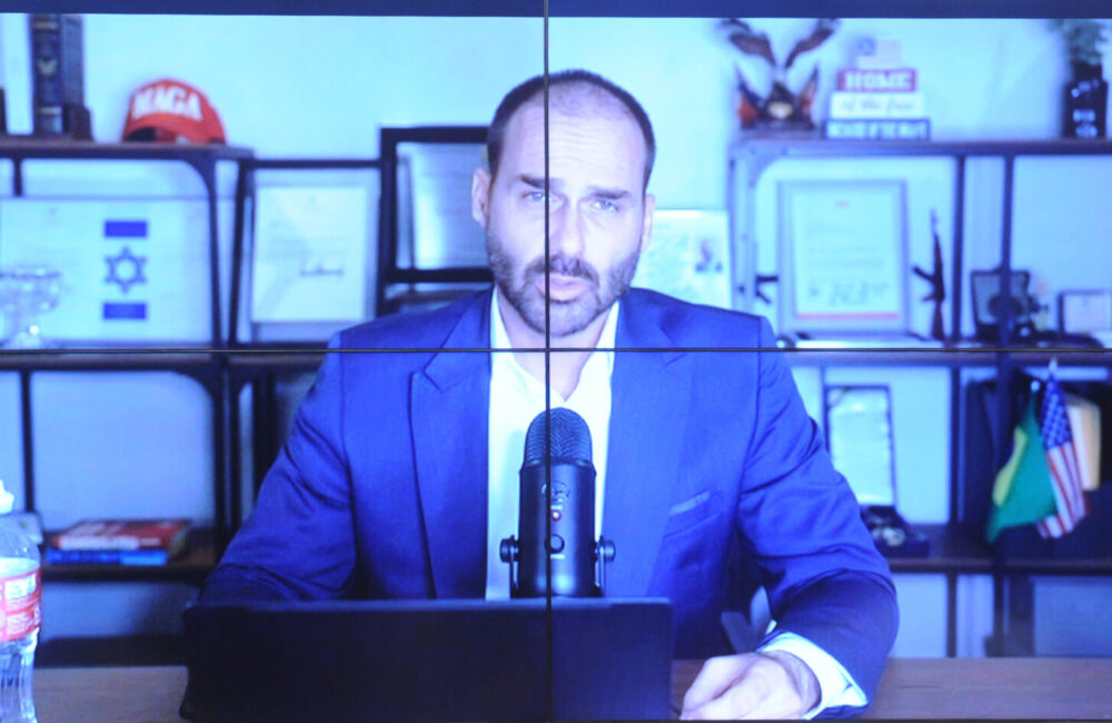 Eduardo Bolsonaro, Jair Bolsonaro, Dark Horse, Flávio Bolsonaro, Daniel Vorcaro, Banco Master, Alexandre de Moraes, STF, Polícia Federal, The Intercept Brasil