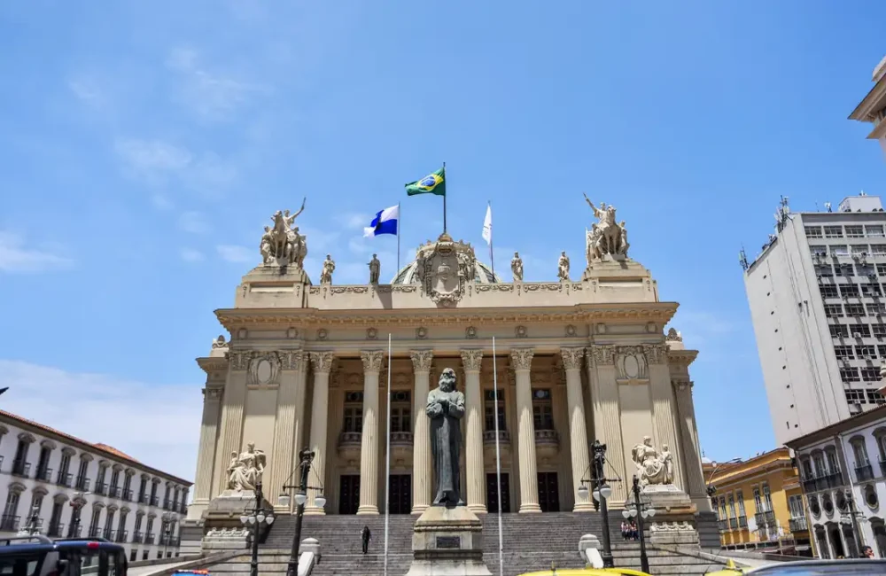Alerj, banheiros neutros, pessoas trans, Dani Balbi, Índia Armelau, Rio de Janeiro, projeto de lei, identidade de gênero, política RJ