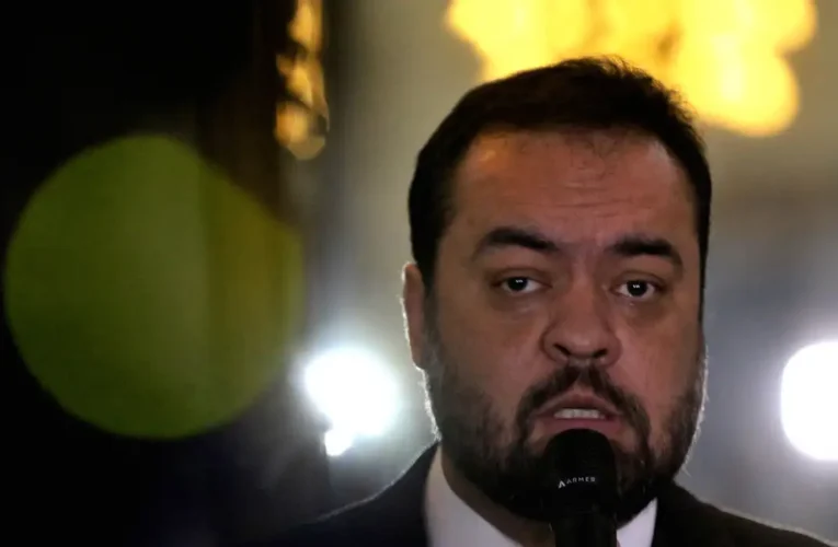 PF faz operação contra Cláudio Castro e empresário do setor de combustíveis