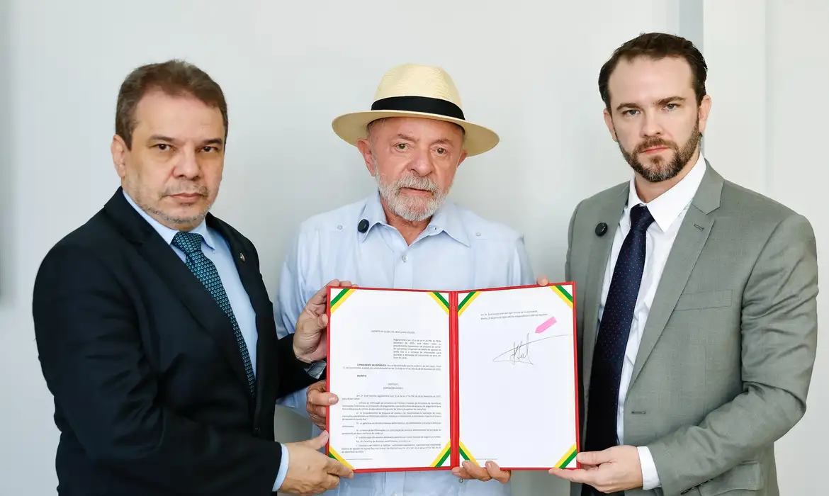 bets ilegais, bloqueio de bets ilegais, Lula, Ministério da Fazenda, Dario Durigan, apostas esportivas, Fundo Nacional de Segurança Pública, crime organizado, Secretaria de Prêmios e Apostas, Anatel