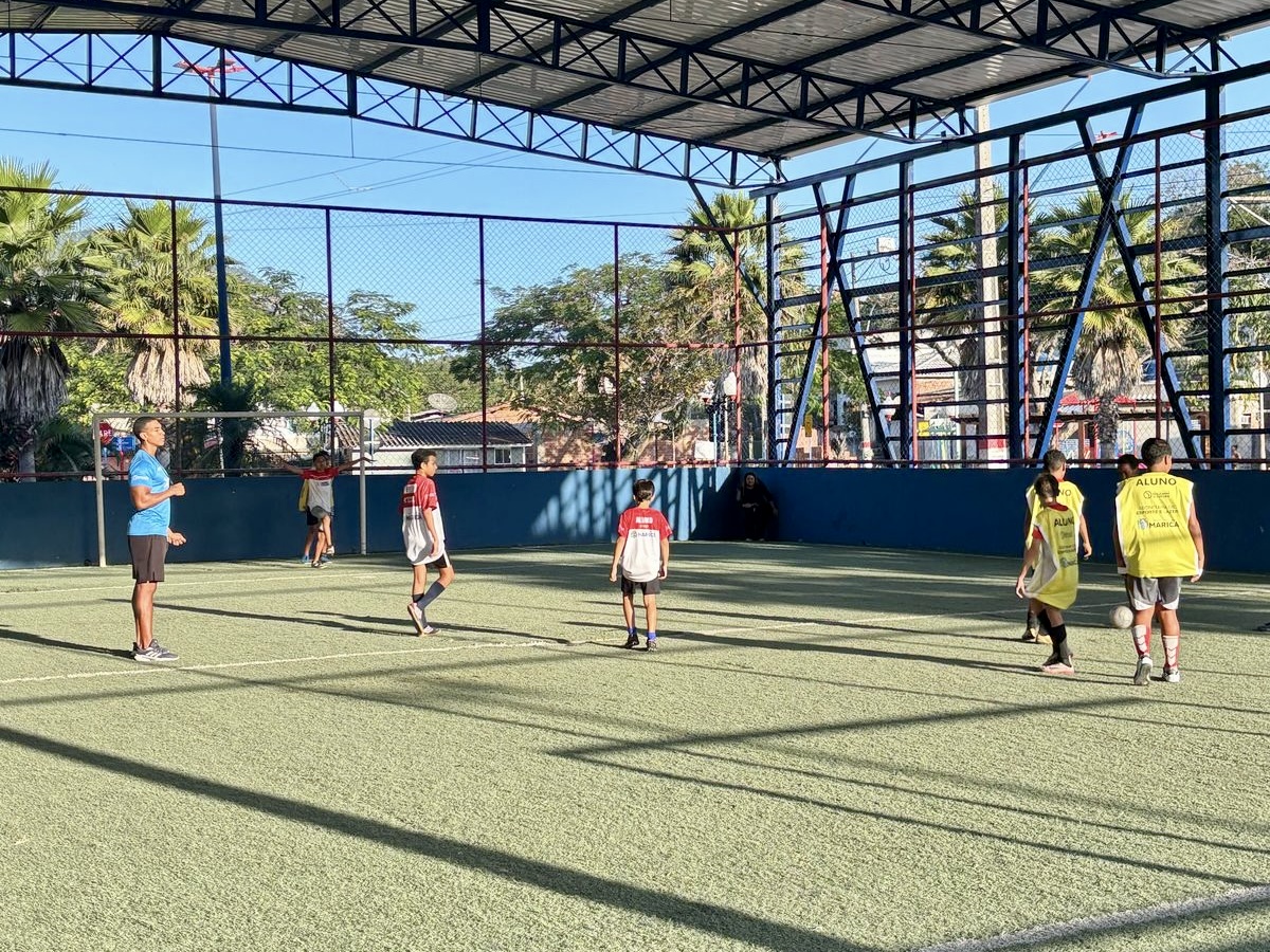 Maricá, futebol infantil, aulas gratuitas de futebol infantil em Maricá, esporte, Secretaria de Esportes, Maricá Mais Esporte, Campo do Spar, crianças, educação esportiva, Parque Eldorado
