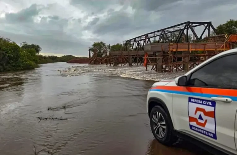 Defesa Civil alerta para risco de inundações e temporais no RS