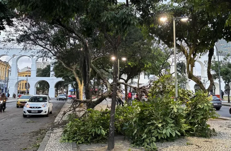 Vendaval deixa 320 mil clientes da Light sem energia no Rio