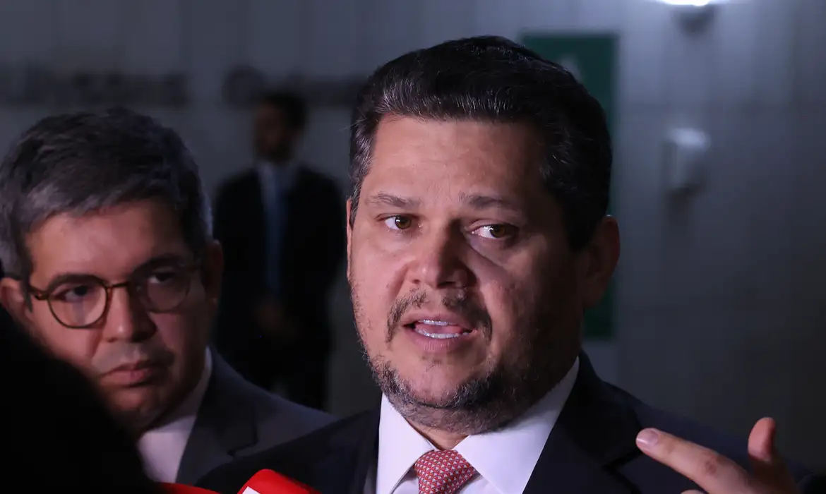 fim da escala 6x1, escala 6x1, PEC 6x1, Senado Federal, Davi Alcolumbre, Omar Aziz, jornada de trabalho, 40 horas semanais, trabalhadores, direitos trabalhistas, CCJ, PEC, política, Lula, Congresso Nacional, M1newsTV, M1NewsMaricáNoticias
