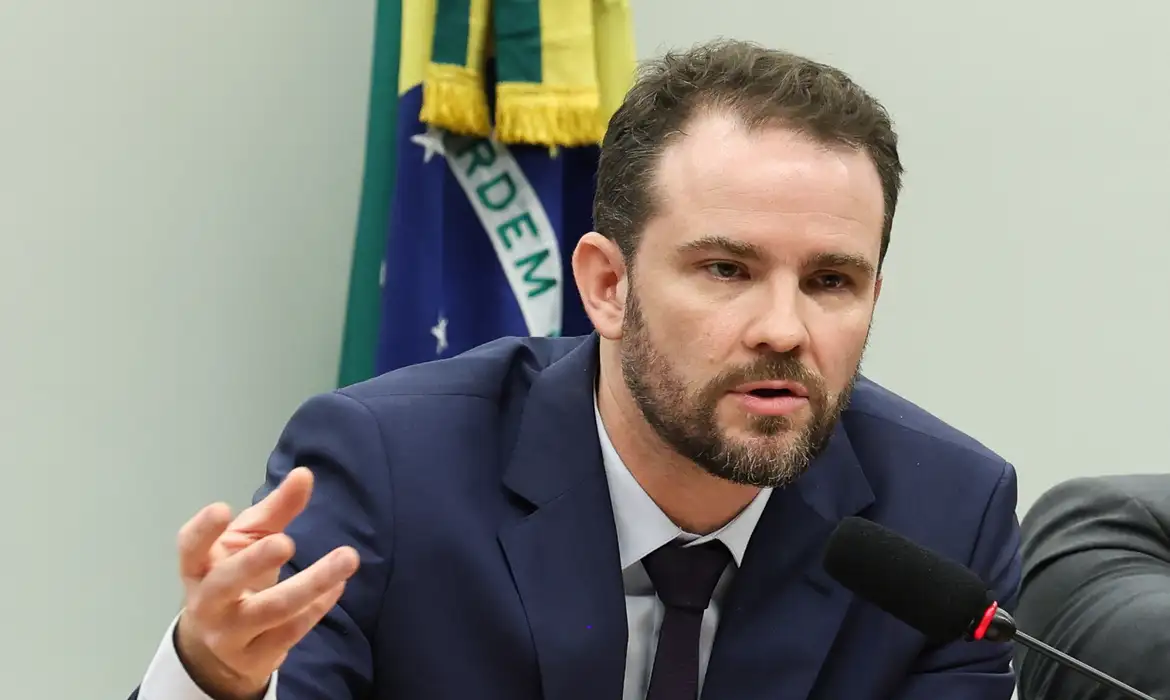 Dario Durigan, Ministério da Fazenda, Brasil, comércio exterior, economia, mercados internacionais, Estados Unidos, Lei da Reciprocidade Econômica, reforma tributária, juros, política fiscal, comércio brasileiro, M1newsTV, M1NewsMaricáNoticias