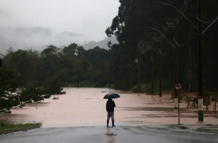 Frente fria traz chuva e tempestades ao Sul do Brasil