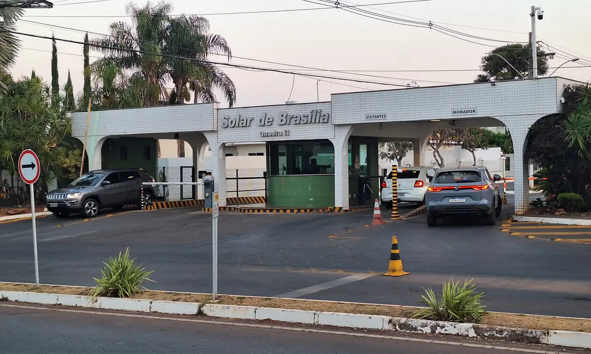 Jair Bolsonaro, Alexandre de Moraes, STF, prisão domiciliar, dentista, PMDF, Flávio Bolsonaro, política, política brasileira, M1NewsTV, M1NewsMaricáNoticias