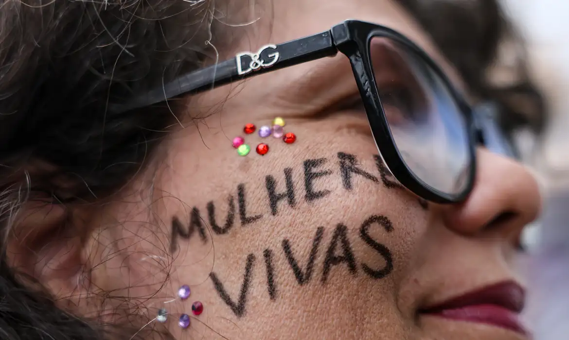 Polícia Civil, Salas Lilás, violência contra a mulher, violência de gênero, mulheres, meninas, feminicídio, violência doméstica, IML, Rio de Janeiro, medidas protetivas, M1newsTV, M1NewsMaricáNoticias