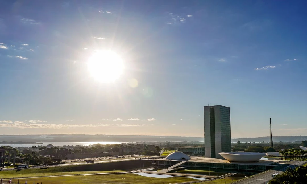 Plenário do Congresso Nacional durante sessão de deliberação sobre matérias e propostas legislativas
