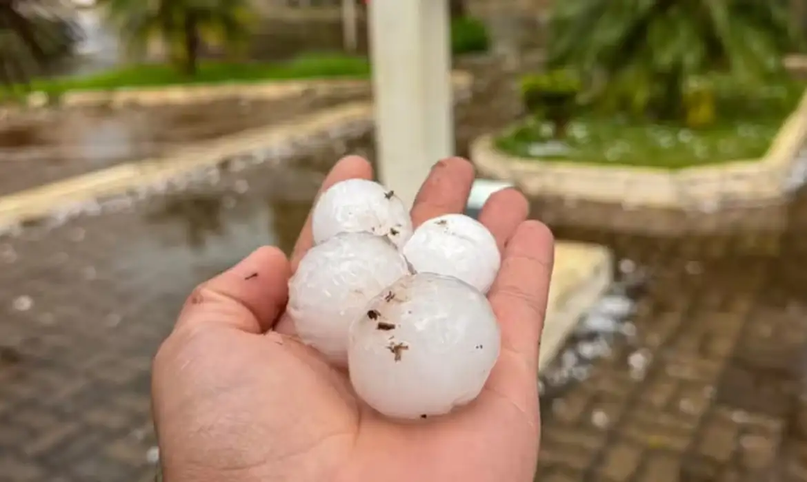 alerta de chuva, chuva forte, Inmet, Rio Grande do Sul, Santa Catarina, Paraná, ventos intensos, granizo, baixa umidade, previsão do tempo, clima, M1newsTV, M1NewsMaricáNoticias
