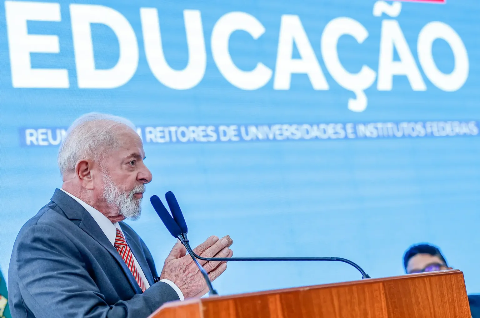 Lula, Luiz Inácio Lula da Silva, eleições 2026, pré-candidatura de Lula, educação pública, universidades federais, institutos federais, educação federal, ciência, tecnologia, trabalhadores da educação, política, eleições, M1newsTV, M1NewsMaricáNoticias
