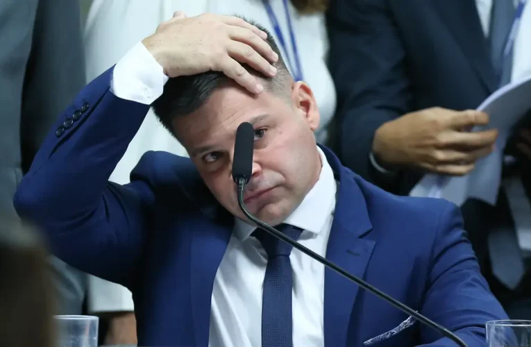 Moraes determina cassação da aposentadoria de Silvinei Vasques