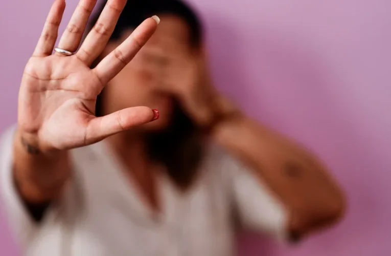 Plataforma Deam Digital agiliza o registro de denúncias de violência contra a mulher no RJ
