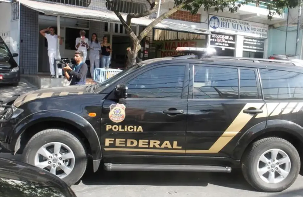 Polícia Federal, PF, Operação Sem Refino, Cláudio Castro, Rio de Janeiro, Refit, Refinaria de Manguinhos, corrupção, investigação, lavagem de dinheiro, licenças ambientais, combustíveis, STF, M1newsTV, M1NewsMaricáNoticias
