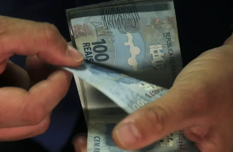 Desenrola Adimplentes começa nesta segunda com crédito de até R$ 15 mil