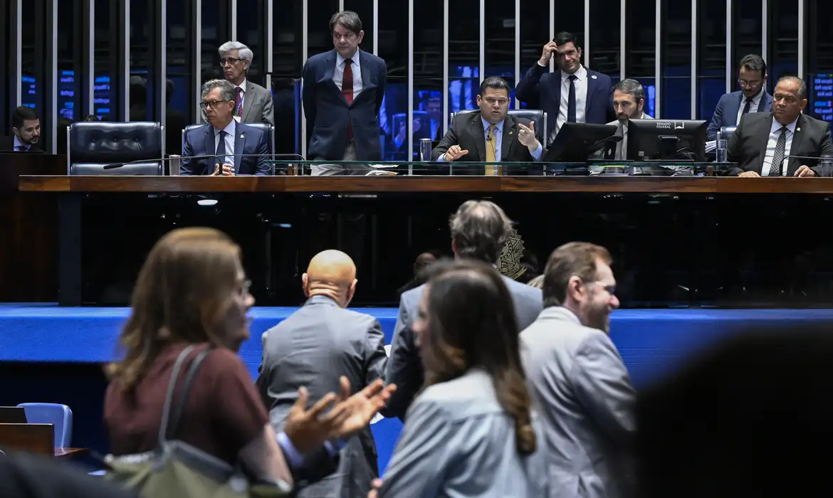 escala 6x1, fim da escala 6x1, Davi Alcolumbre, Paulo Paim, Senado Federal, jornada de trabalho, 40 horas semanais, PEC, eleições 2026, Congresso Nacional, M1newsTV, M1NewsMaricáNoticias