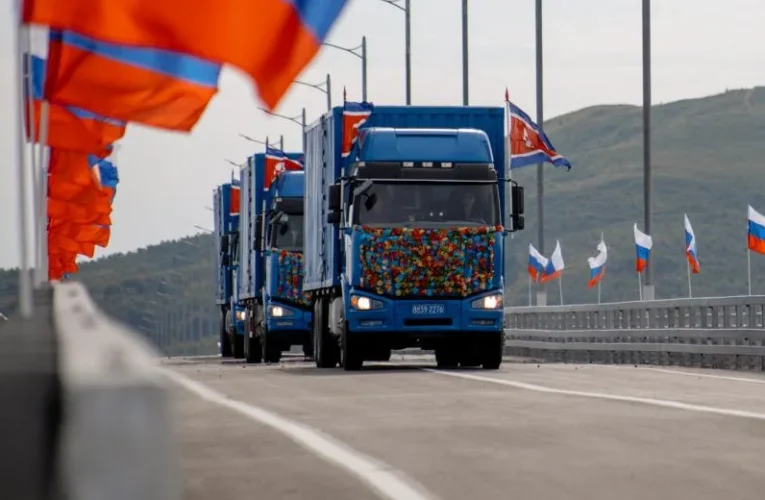 Rússia e Coreia do Norte inauguram primeira ponte rodoviária entre os países