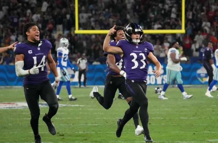 Baltimore Ravens vencem Dallas Cowboys nos últimos segundos no Maracanã