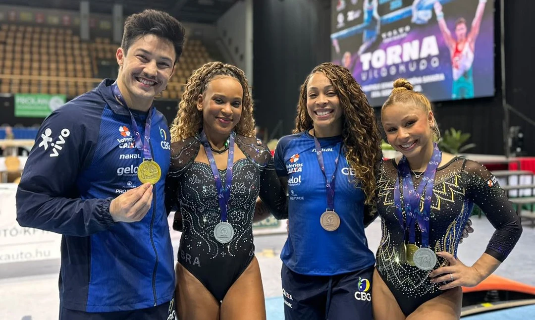 Flávia Saraiva executando uma rotina na trave na Copa do Mundo de Ginástica Artística na Hungria