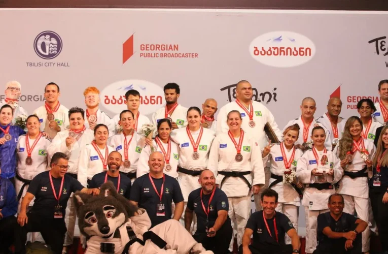 Brasil garante duas medalhas de bronze nos Mundiais Paralímpicos de Judô e Triatlo