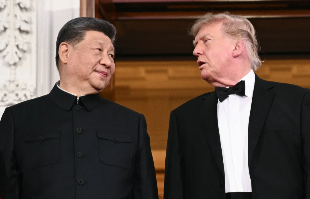 Presidente Xi Jinping da China ao lado do presidente Donald Trump dos Estados Unidos em reunião