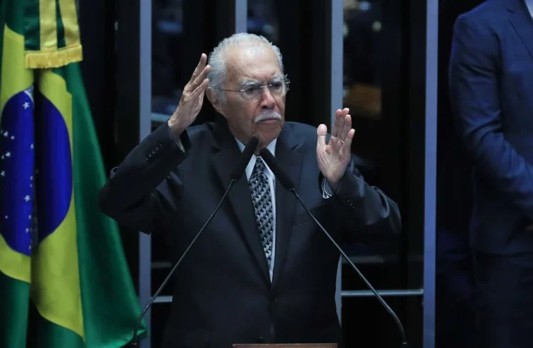 Com quadro de pneumonia, ex-presidente José Sarney é hospitalizado em São Luís