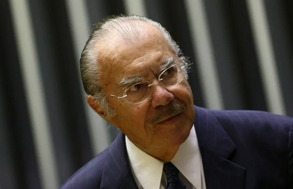 José Sarney, ex‑presidente do Brasil, sendo atendido no Hospital Sírio‑Libanês, em São Paulo