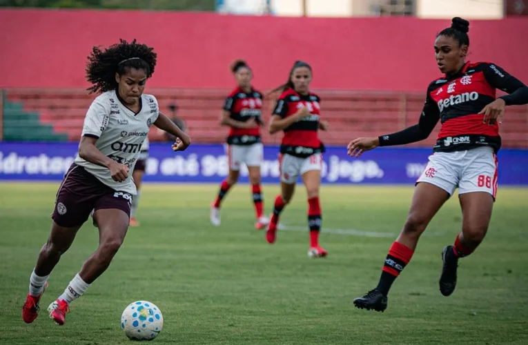 Nova lei estabelece diretrizes para o futebol feminino no Brasil
