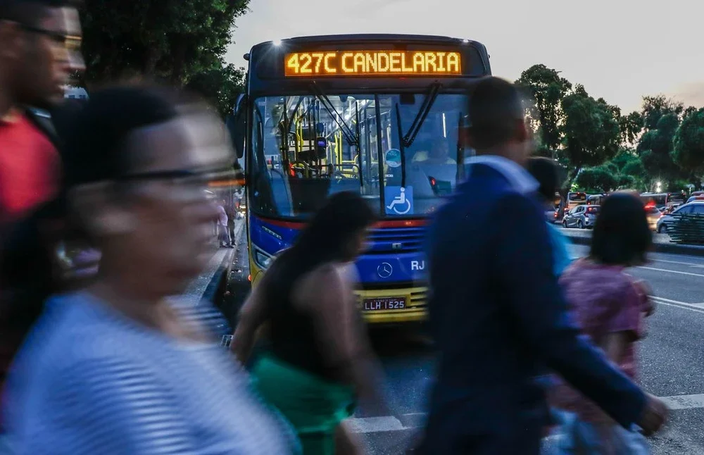 Gráfico mostrando aumento da prevalência de obesidade no Brasil entre 1990 e 2023