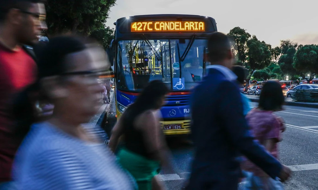 Gráfico mostrando aumento da prevalência de obesidade no Brasil entre 1990 e 2023