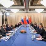 Líderes internacionais reunidos durante a cúpula da Organização de Cooperação de Xangai em Bishkek