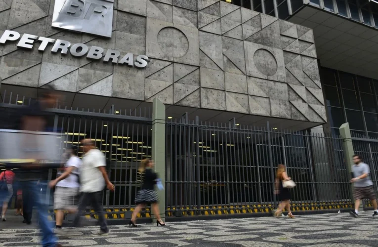 Petrobras assina contrato de 22 anos para compra de GNL dos EUA