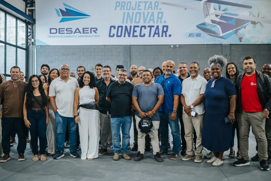 Prefeito Washington Quaquá reúne 40 profissionais cooperativados do Passaporte Universitário com o CEO da Desaer em Maricá