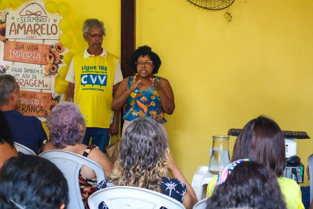 Palestra sobre saúde mental e prevenção ao suicídio no CRAS de São José, Maricá, com representantes do CVV