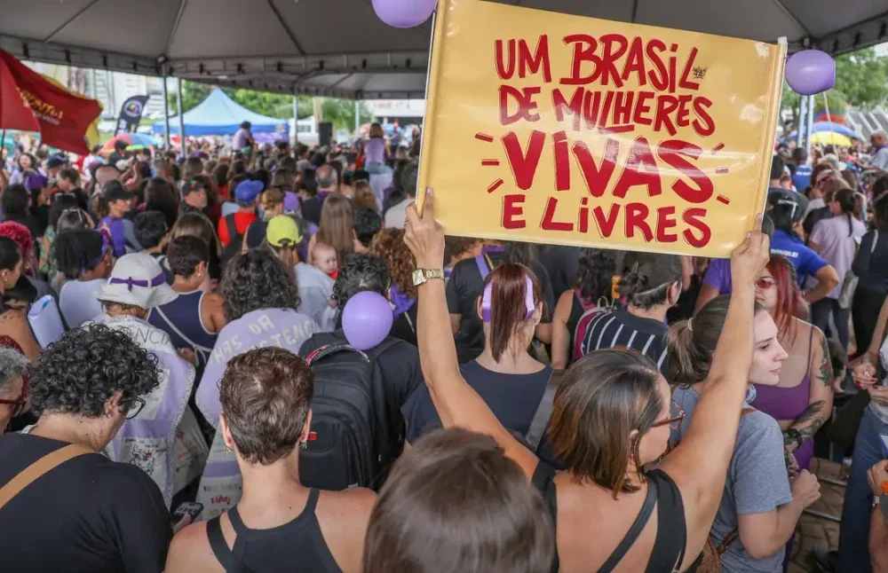 Vagão Rosa do metrô de Brasília reservado para mulheres