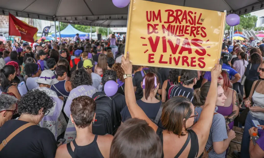 Vagão Rosa do metrô de Brasília reservado para mulheres