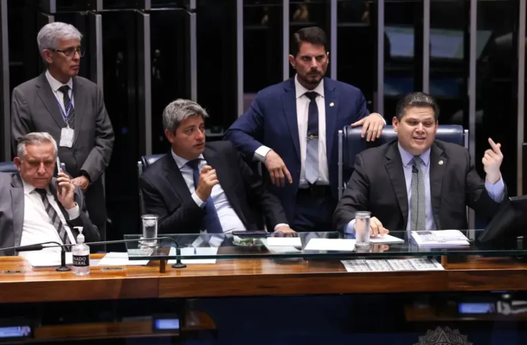 Alcolumbre adia votação da PEC da Segurança Pública no Senado