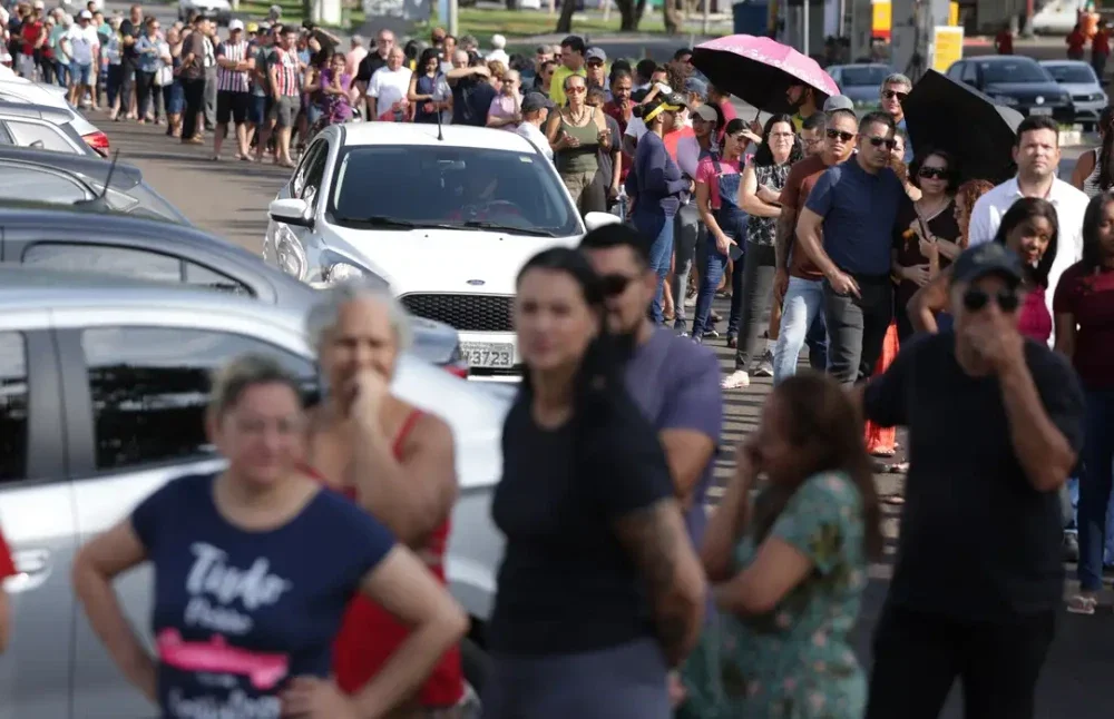 Manifestação da campanha de Lula que denuncia escassez de transporte público em nove estados nas eleições