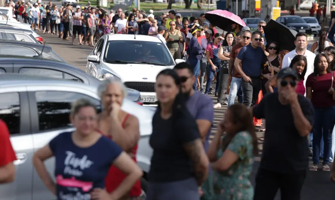 Manifestação da campanha de Lula que denuncia escassez de transporte público em nove estados nas eleições