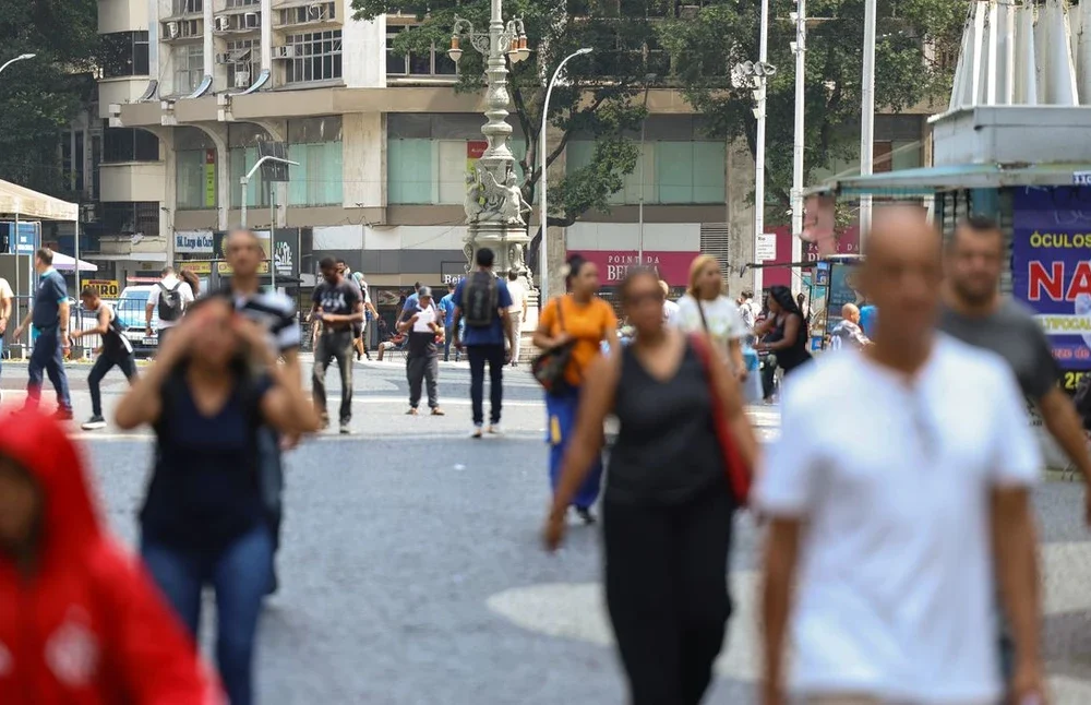 Representantes da coalizão Vida em Conta apresentam documento com 10 propostas de desenvolvimento durante evento para candidatos à presidência