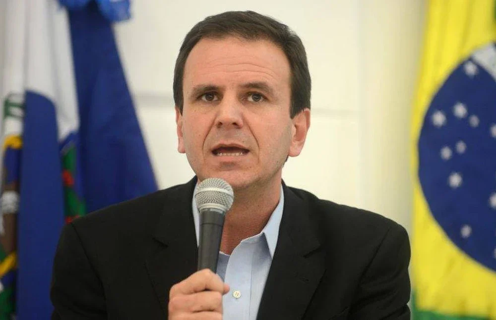Eduardo Paes, candidato ao governo do Rio de Janeiro, em campanha