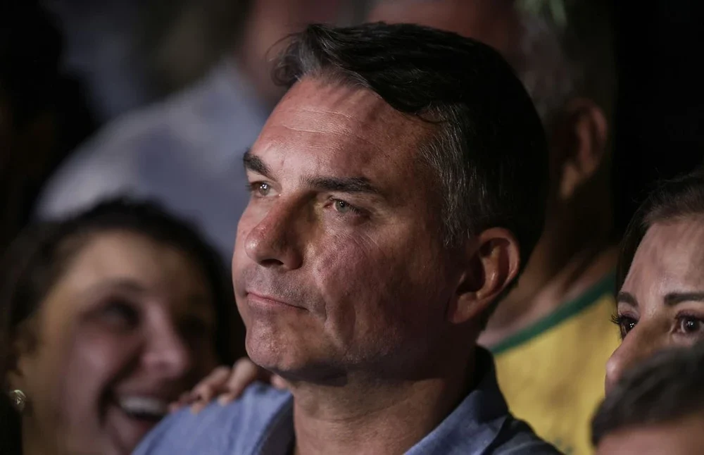 Flávio Bolsonaro durante a sabatina na TV Globo