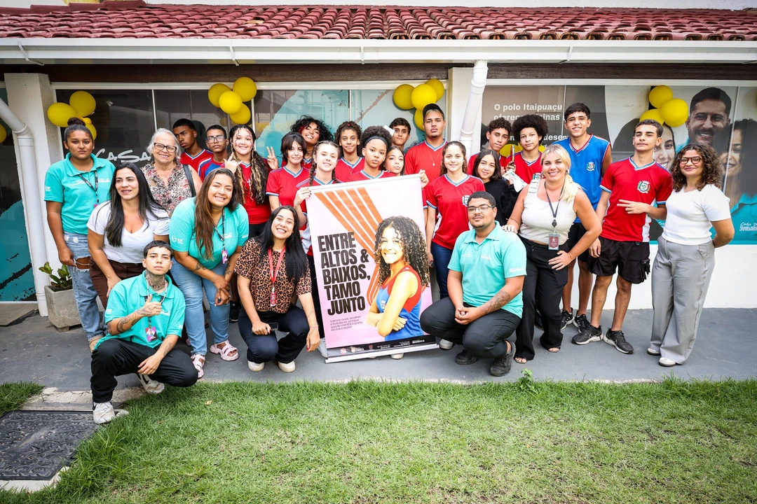 Jovens participam da roda de conversa sobre saúde mental e ansiedade na Casa da Juventude de Itaipuaçu, Maricá