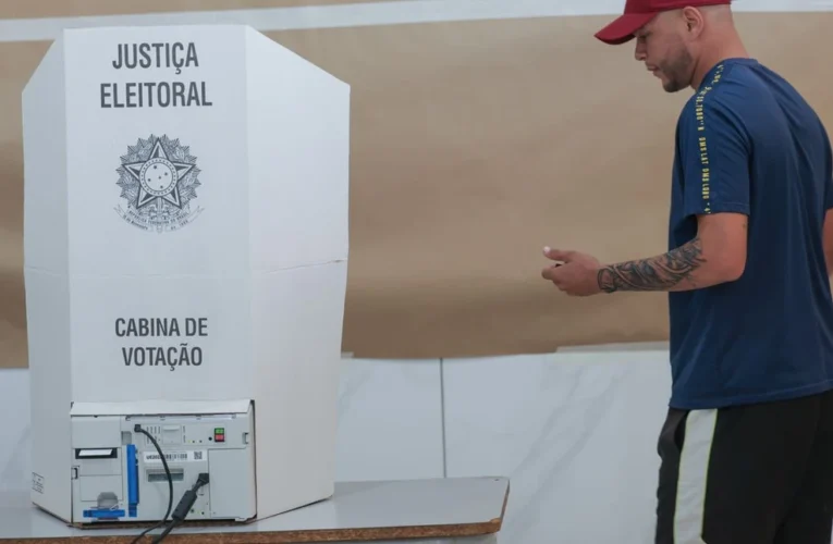 Leve papel e caneta: como usar a colinha para não errar na votação