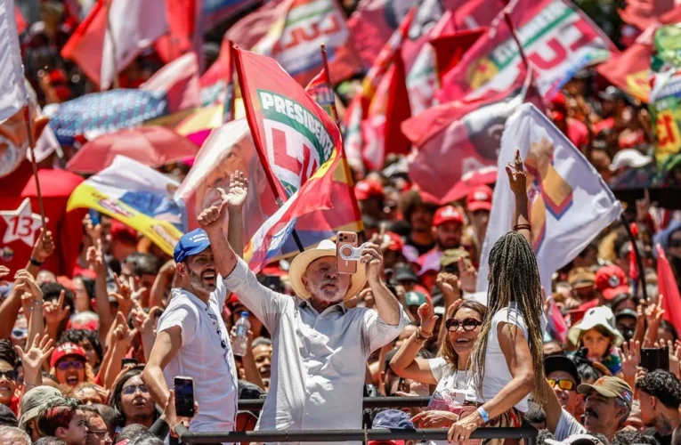 Lula garante que Brasil não ficará sob controle dos sócios do Banco Master